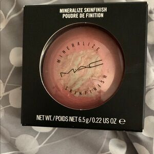 MAC Cosmetics semi precious rose Blush Radiant Glow
